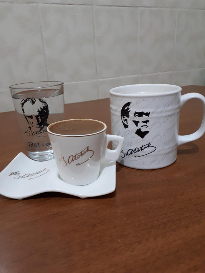 Benimle kahve içmek ister misin?