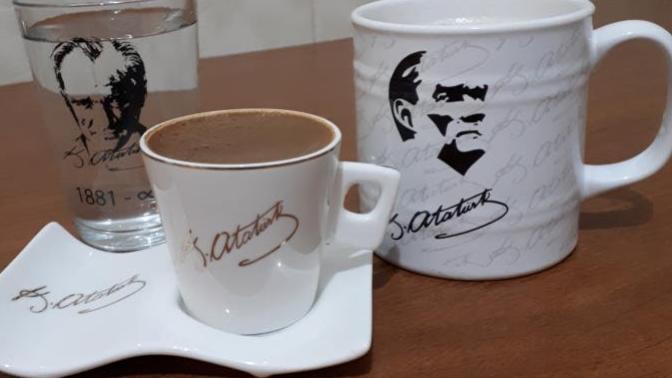 Benimle kahve içmek ister misin?