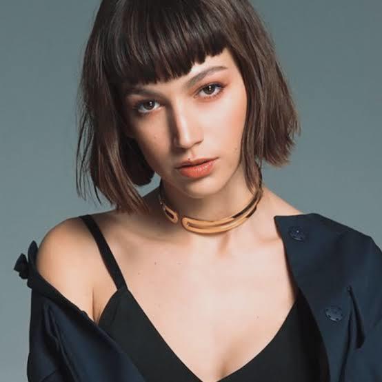 Ursula Corbero (Tokyo) güzel mi sizce?