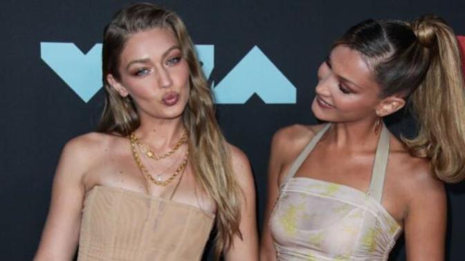 Sizce Bella Hadid'in fiziği güzel mi?