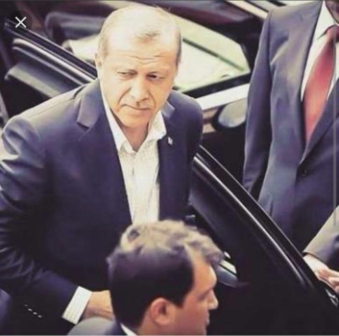 Siyaseti bırakın sadece şunlara bakın Recep Tayyip Erdoğan çok yakışıklı değilmi?