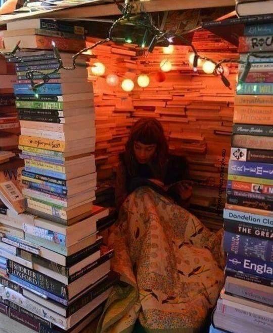 Evinize kitap okuma köşesi yaptırmak isteseniz nasıl dekore ederdiniz?