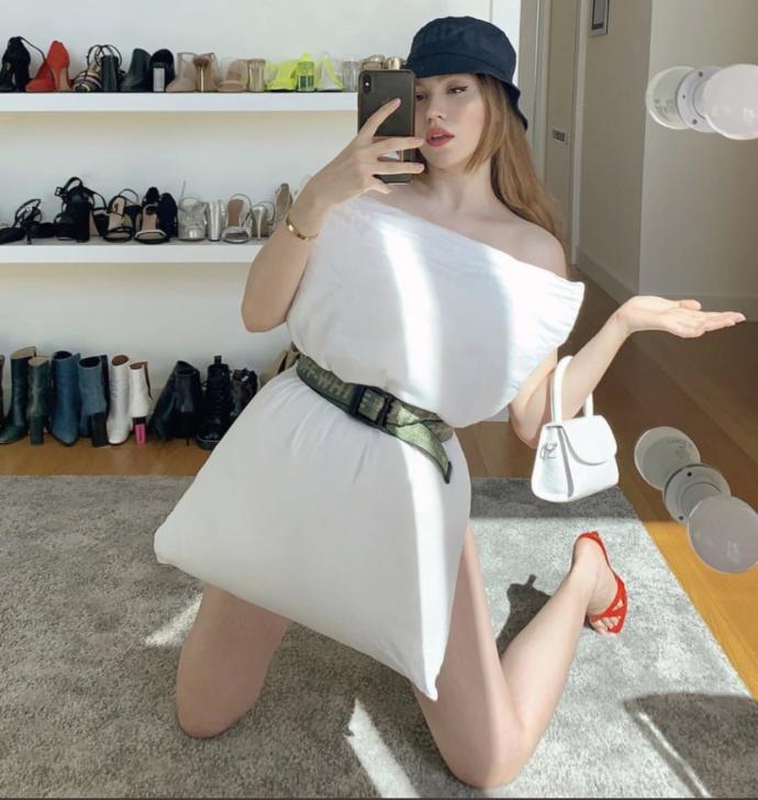 Vasıfsızlıkta zirve yapan duygu özaslan her zaman ki gibi eksik kalmamış🤢