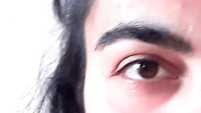 Yüzümün yarısı... şair burda ne demek istemiş 😝😝😝 ?
