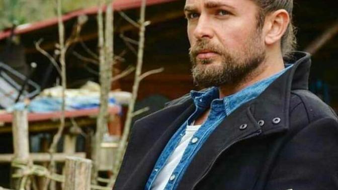 Mert öcal çok yakışıklı değil mi?