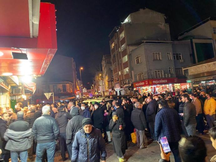 Sokağa çıkma yasağı ilan edildikten sonra neden herkes dışarıda. Neden panik havası var anlamadım?