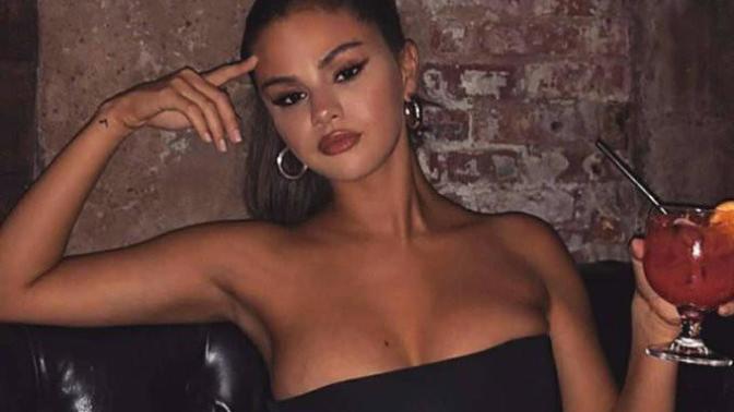 Selena Gomez mi daha güzel rihanna mı?