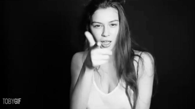 Sizden sonra çıtayı düşüren sevgilinize iki çift lafınız olur mu?
