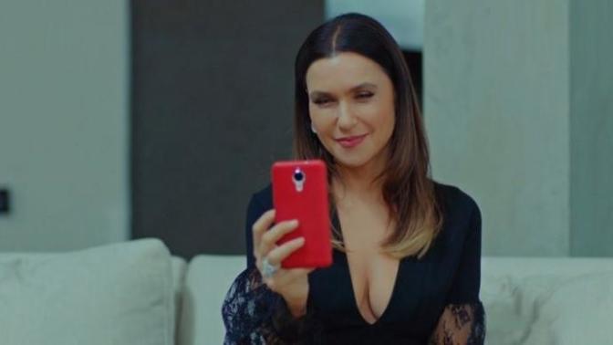 Kadınlar neden dekolte giyer?