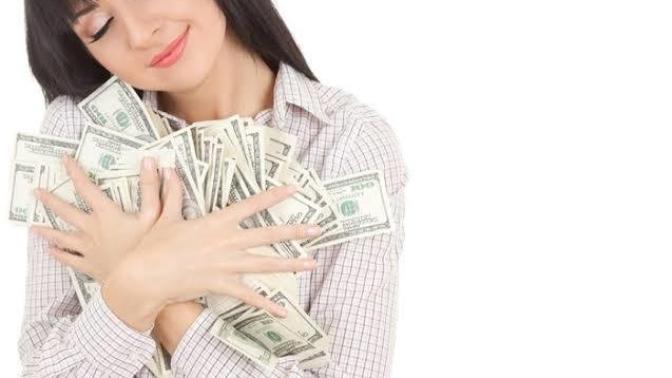Sürekli para muhabbeti yapan ya da parayı seven biriyle ilişki yaşaya bilir misiniz?