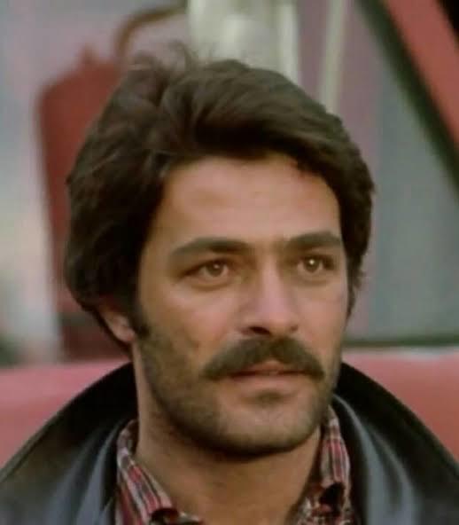 Cüneyt Arkın mı Kadir İnanır mı Daha Yakışıklı Sorusu Sizce Dünyanın En Zor Sorusu Değil mi?