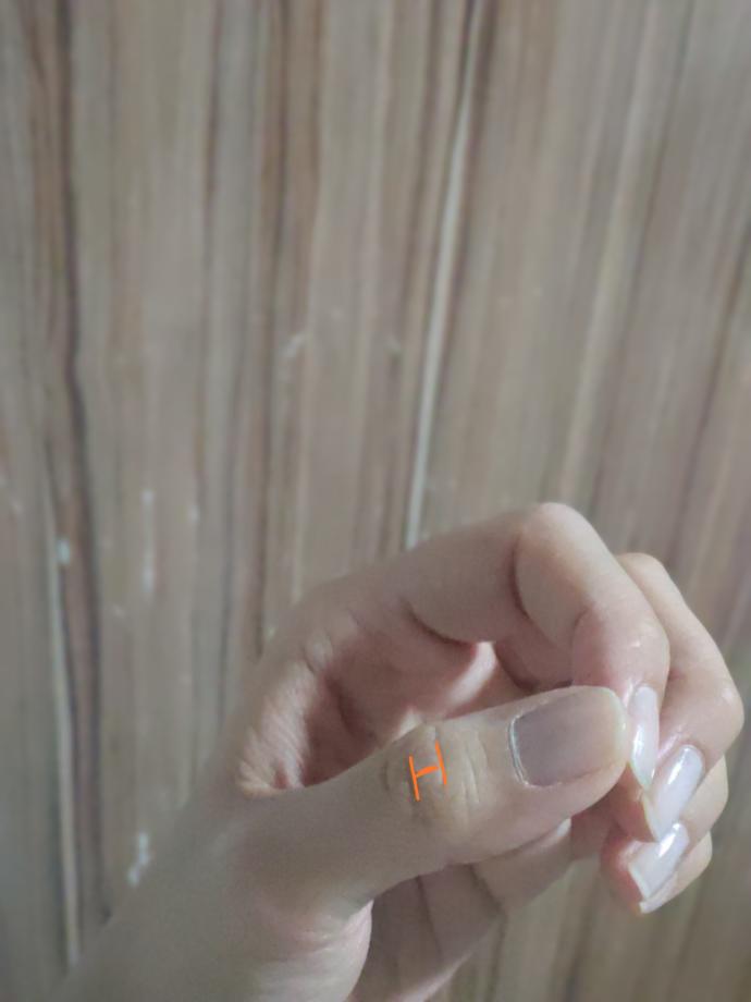 Evleneceğin kişinin baş harfi parmağında... Baş parmağında hangi harf yazıyor?