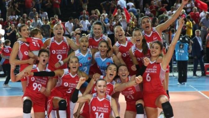 Profesyonel olarak voleybol oynamak için boy ne kadar olmalı ve hangi yaş aralığında antrenmanlara başlanmalı?