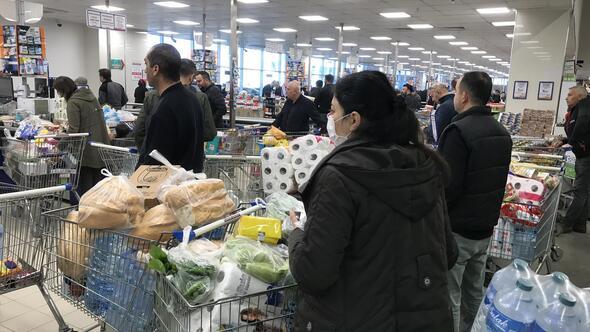 İnsanlar virüsten mi korkuyor yoksa aç kalmaktan mı?