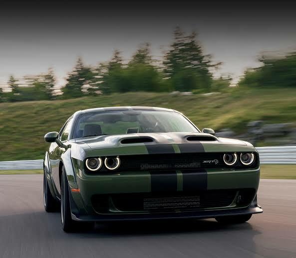 Ford Mustang vs Dodge Challenger hangisini tercih edersiniz?