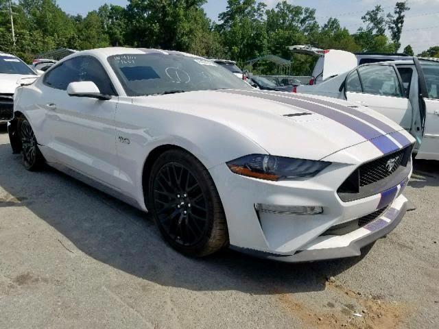 Ford Mustang vs Dodge Challenger hangisini tercih edersiniz?