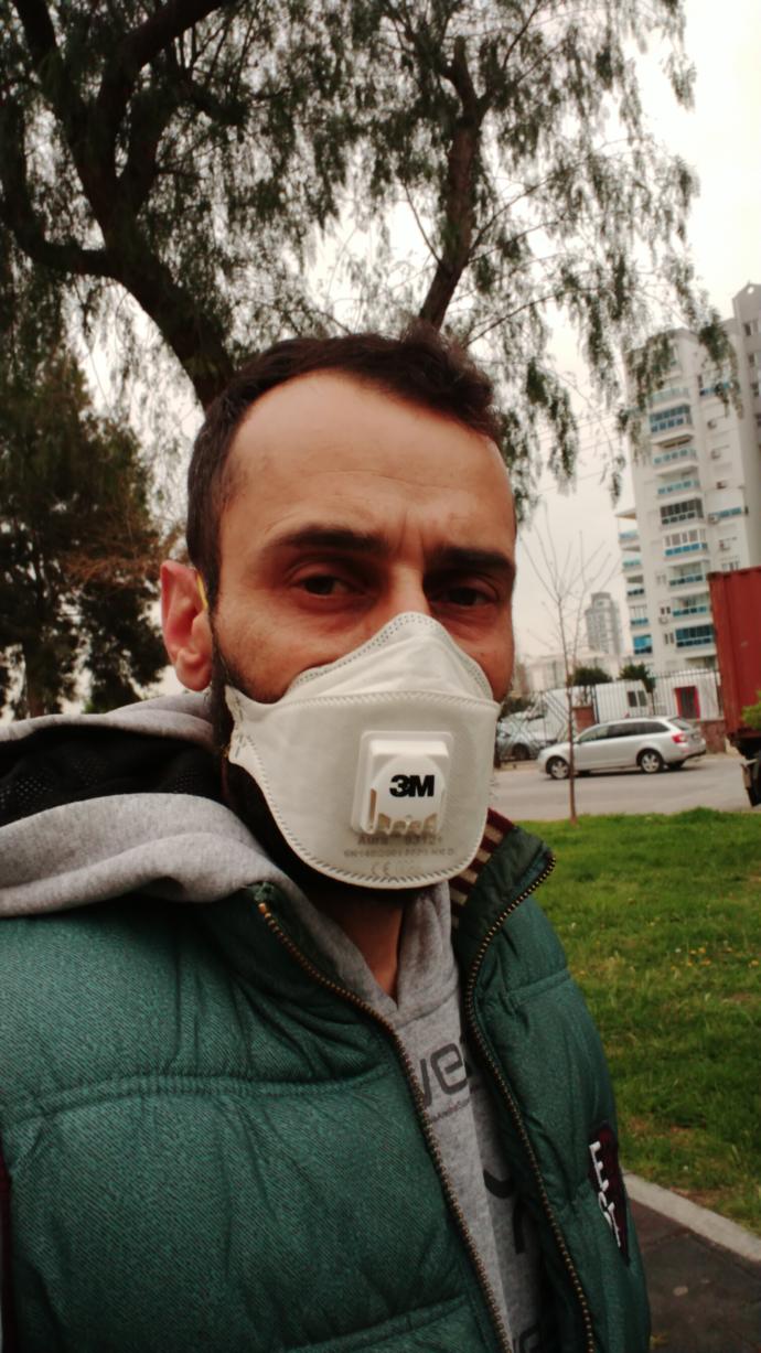 Uzmanlar uyarıyor: Siyah maskeler koronavirüse karşı koruma sağlamıyor! Siz nasıl maske kullanıyorsunuz?