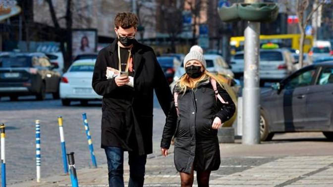 Uzmanlar uyarıyor: Siyah maskeler koronavirüse karşı koruma sağlamıyor! Siz nasıl maske kullanıyorsunuz?
