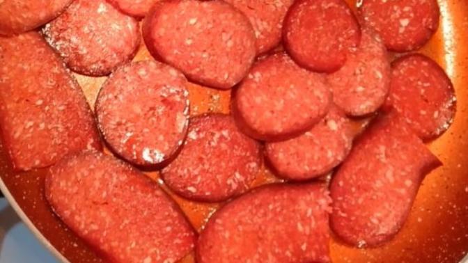 Sucuğu yumurtalı mı seversiniz yumurtasız mı?