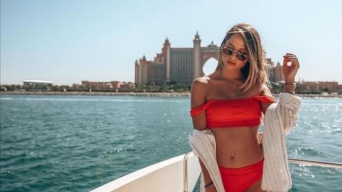 Sevgilinizle çıkmış olduğunuz tatilde sevgilinizin bikini, mayo giymesine karışır mısınız?