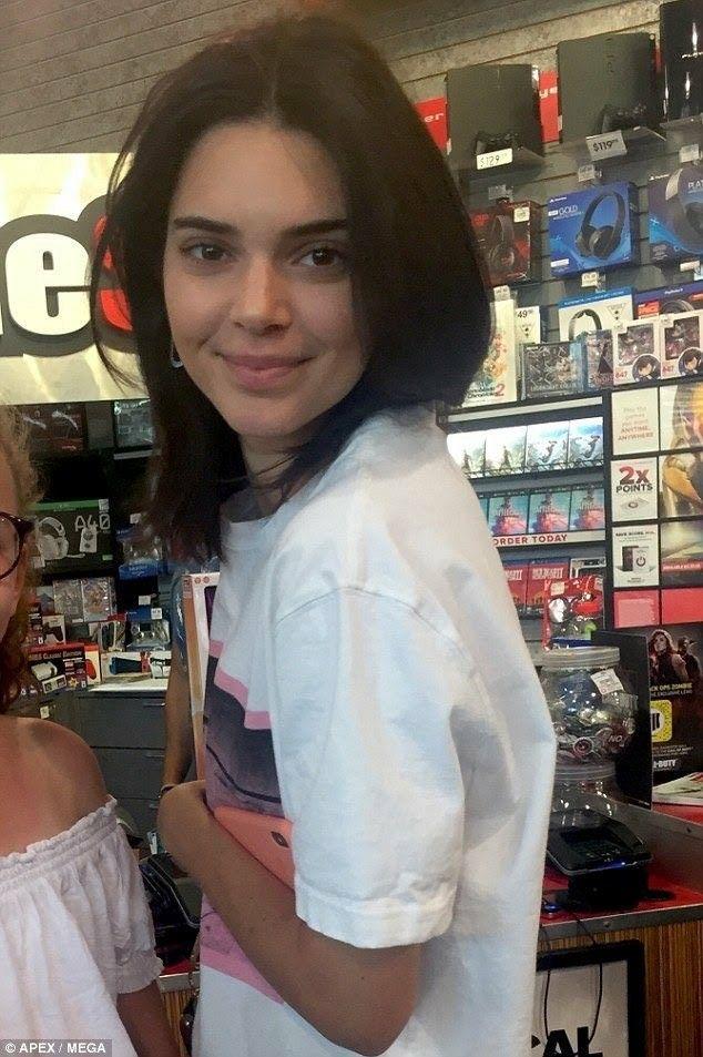 Kendall Jenner abartılıyor mu yoksa gerçekten aşırı güzel mi?