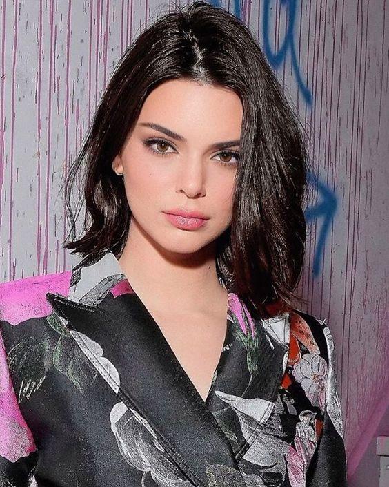Kendall Jenner abartılıyor mu yoksa gerçekten aşırı güzel mi?