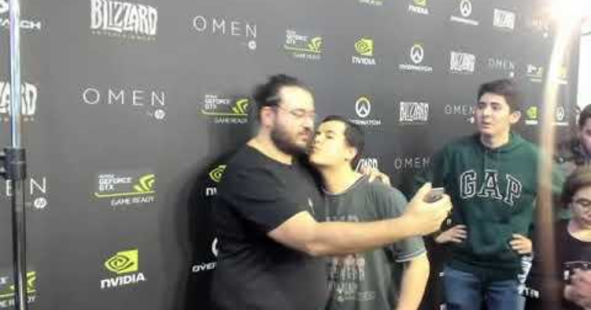 Cinsel sorulara gizlenmeden absürt cinsel yorum yapan