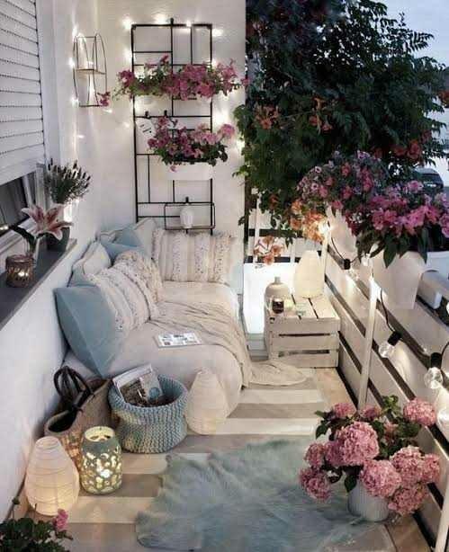 Hangi balkon dekorasyonu daha hoş?