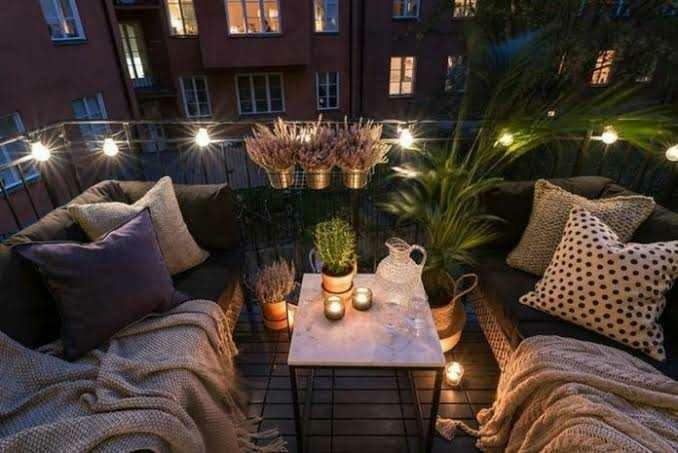Hangi balkon dekorasyonu daha hoş?