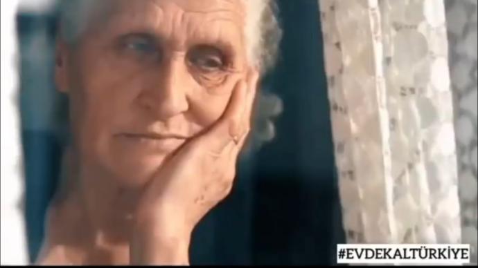 Korona günlerinde Peros deterjanın reklam filmi yürekleri sızlattı. İlgini çeken bir reklam, o ürüne sıcak bakmanı sağlar mı?