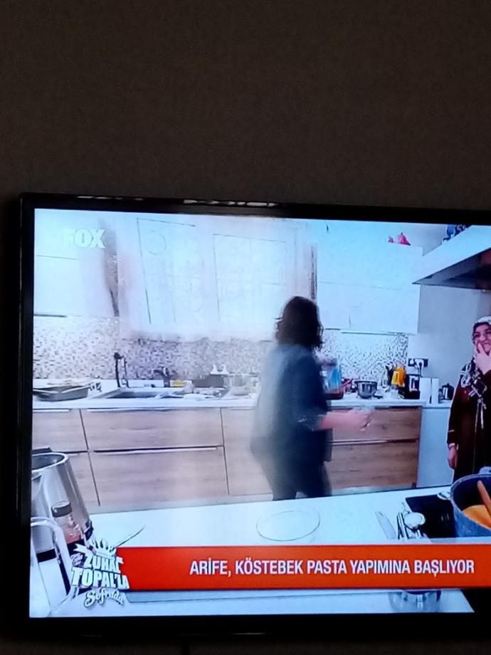 Esra Erol izlerken bana elma soyup bıçağın ucunda uzatacak romantik kocayı nerden bulabilirim?