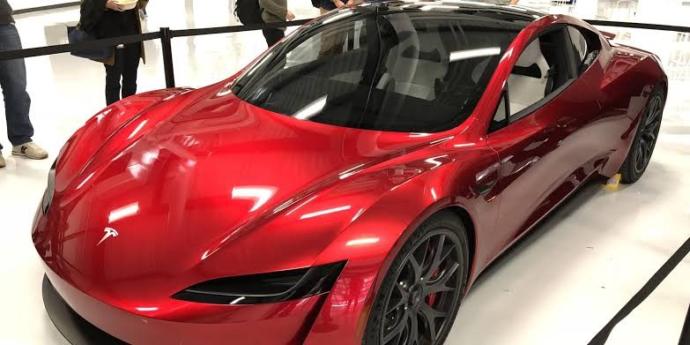 TESLA mı? LAMBO mu? FERRARI mi daha havalı?
