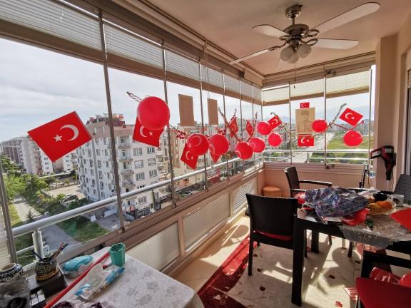 Balkondan İstiklal Marşı okuyacağız: 23  Nisan  saat 21.00'da Türkiye inleyecek! sizde katilacak misiniz?