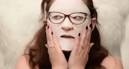 Bakımlılar sahneye! Evde maske yapmanın en güzel yanı sence hangisi?