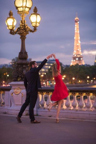 O'nu bir �ark� s�z�yle anlat�r m�s�n�z?