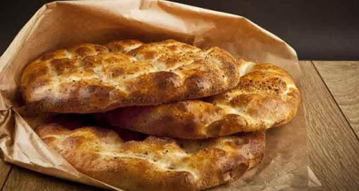 Ramazan geldi, hoşgeldi! Bu sene pide kuyruğuna girecek misiniz yoksa evde kendi pidenizi mi yapacaksınız?