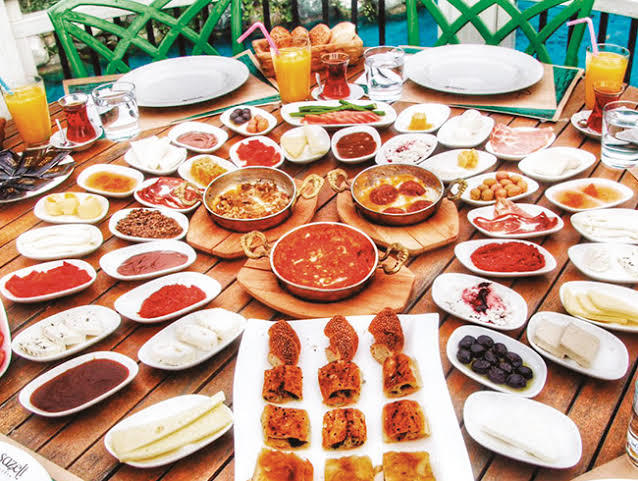 Ilk sahurda menünüzde ne var ne yiyorsunuz?