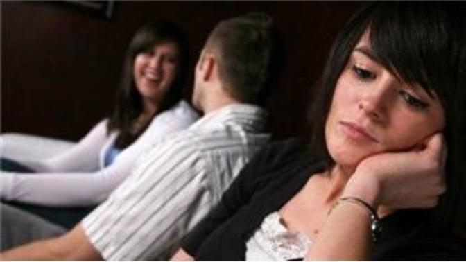 Erkek arkadaşınızın kız arkadaşları Kıskanılmalı mı?