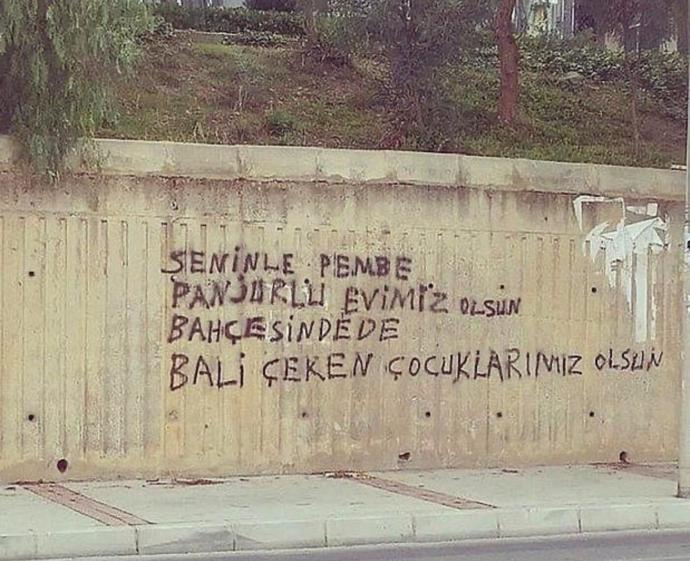 Nasıl arkadaşlara sahibim hepsinin kafası güzel ya. 😂