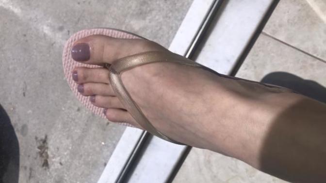 Ayaklarım bana cok çirkin geliyor açık ayakkabı giymek istemiyorum?
