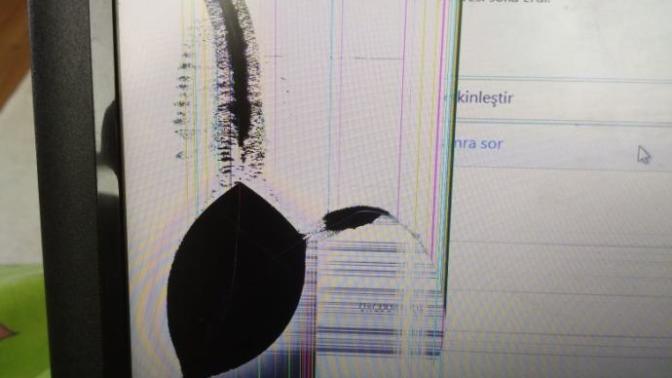 LAPTOP EKRANI KARARDI?