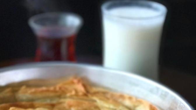 Böreğin yanına çay mı yoksa ayran mı daha çok yakışır?