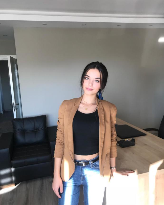 İnstagram fenome selcan yavuz güzel mi?