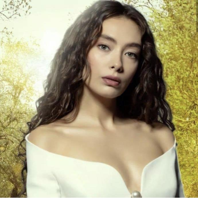 Sinem Kobal mı daha güzel Neslihan Atagül mü?