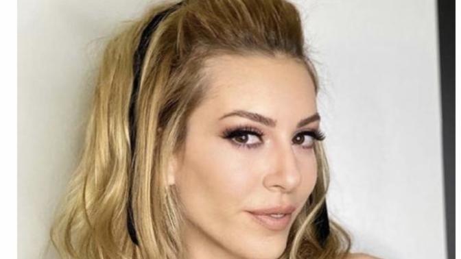 Sinem Kobal mı daha güzel Neslihan Atagül mü?