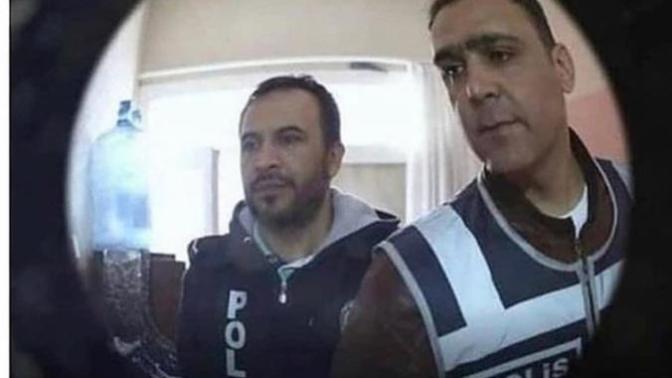 Kapınız polis tarafından çalsa muhtemelen hangi suçtan aranıyor olurdunuz?