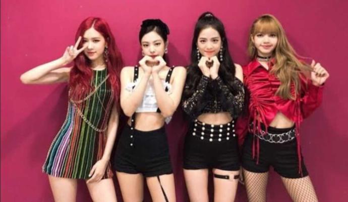 BTS vs BLACKPINK 🤔?