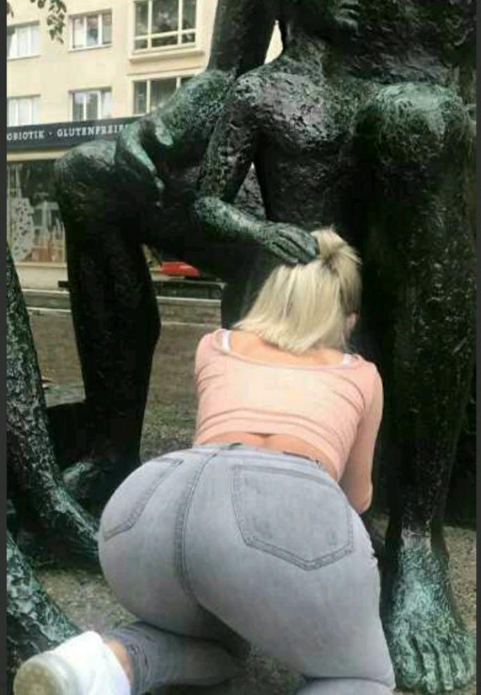Katja Krasavice güzel mi? Nasıl buluyorsunuz?