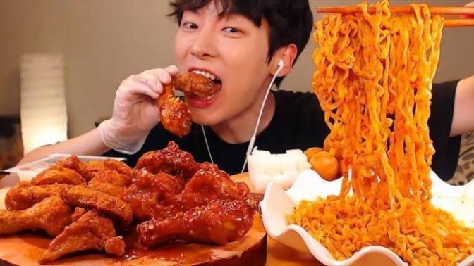 Mukbang videoları izleyip ruhunuzu doyuruyor musunuz?