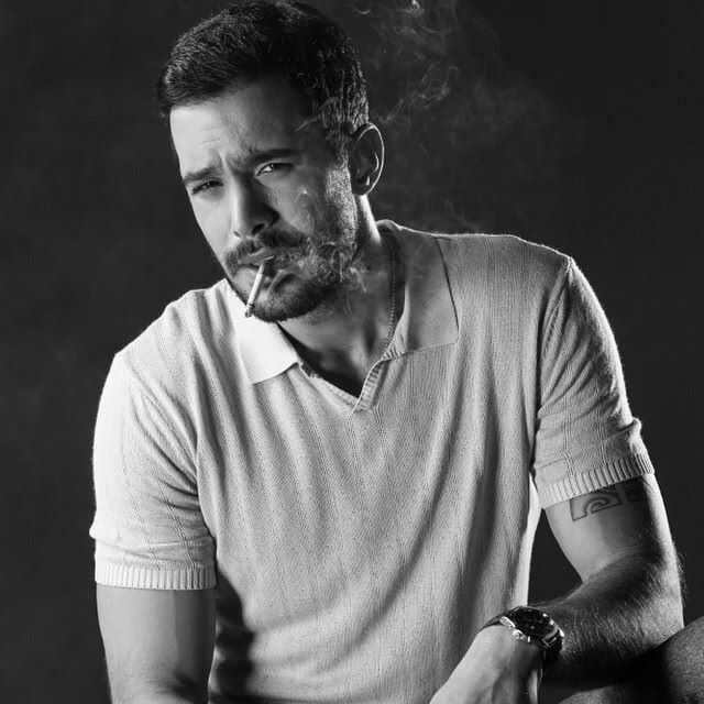 Çağatay Ulusoy mu Barış Arduç mu Hangisi Daha Yakışıklı?